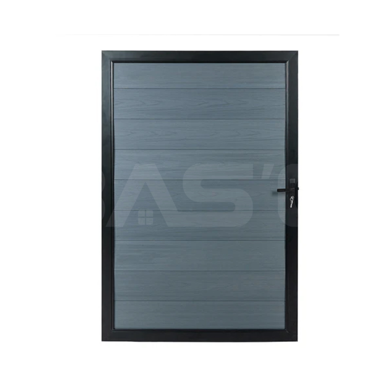 Cancello per recinzione in materiale composito coestruso